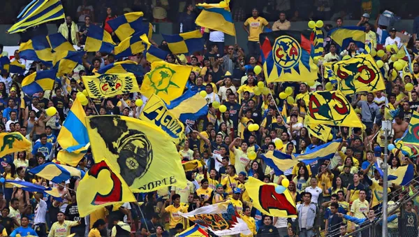 Afición del América molesta con los jugadores.