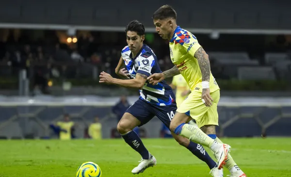 Aguirre pelea la pelota contra Rodríguez (Fuente: Mexsports)