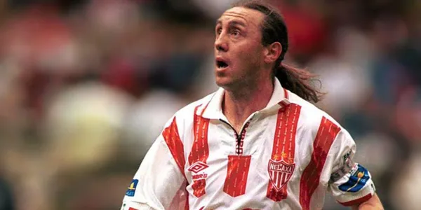 Álex Aguinaga es uno de los mejores futbolistas extranjeros que ha venido a México.