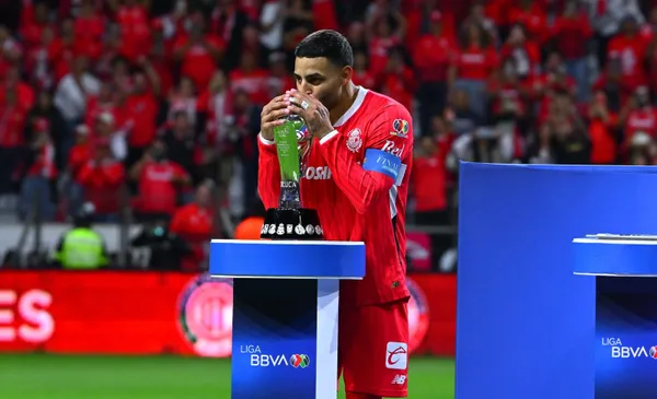 Alexis Vega celebra título con el Toluca (Fuente: Mexsports)