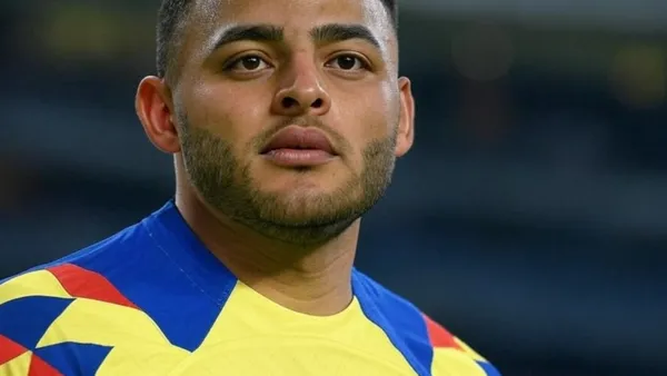 Alexis Vega con la camiseta del América, imagen creada con IA - Foto: Grok