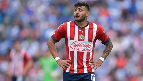 Alexis Vega habló de su salida de Chivas.