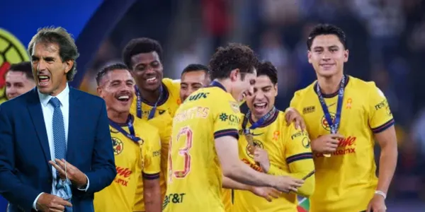 Almada y jugadores de América/ FOTO: Mexsport