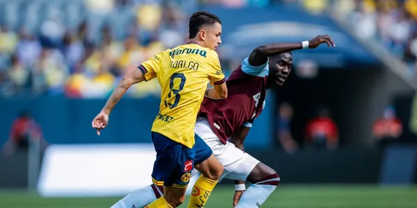 Álvaro Fidalgo contra Aston Villa (foto: Club América)