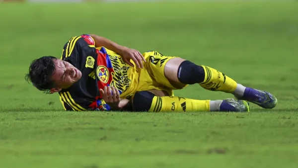 Álvaro Fidalgo se refirió a su lesión en la rodilla y la afición está atenta a lo que pasará.