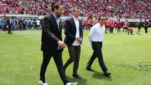 Amaury Vergara y Mikel Arreola - Foto: Liga MX