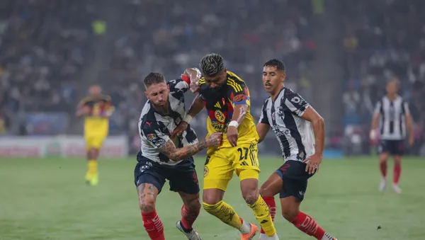 América recibe a Rayados.