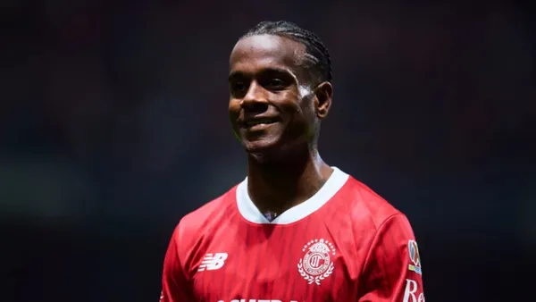 América se ilusiona con Helinho.