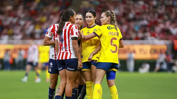 América se mide ante Chivas Femenil.