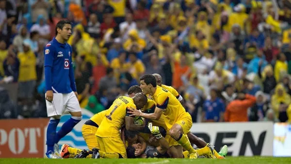 América y Cruz Azul se enfrentan este sábado en la cancha del Estadio Azteca en uno de los duelos más importantes entre ambos.