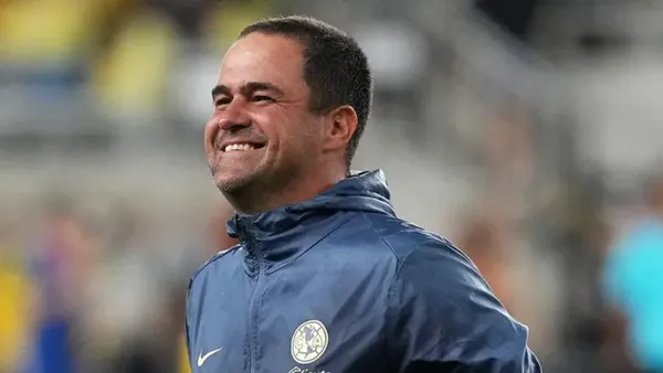 André Jardine sonríe por la vuelta de uno de sus consentidos - Foto: AFP