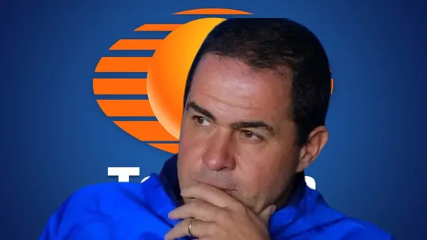 andré Jardine y el logo de Televisa - foto: Especial