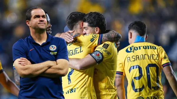 André Jardine y jugadores de América (Foto tomada de: MexSport)