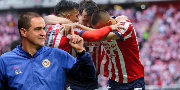 André Jardine y jugadores de Chivas / Foto: MEXSPORT