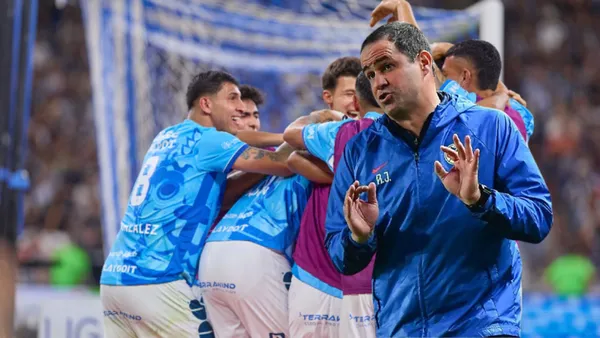 André Jardine y jugadores de Pachuca (Foto tomada de: MexSport)