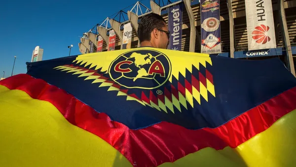 Bandera del América en el Estadio Azteca - Foto: Facebook (Club América)
