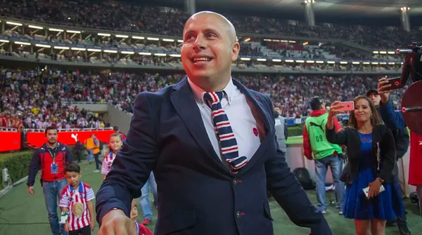 Bofo Bautista contra leyenda del América.