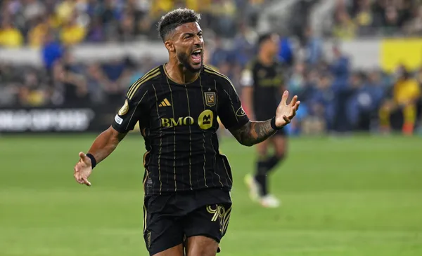 Bouanga festeja gol ante el América (Fuente: Mexsports)