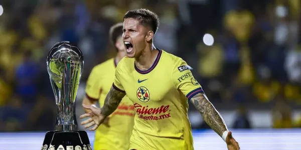 Brian con la copa/FOTO: Mexsport