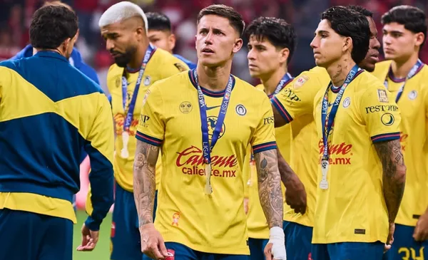 Brian Rodríguez recibe medalla de plata en Liga MX (Fuente: Mexsports)