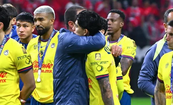 Club América recibe medalla de segundo en Liga MX (Fuente: Mexsports)