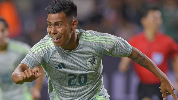 Efraín Álvarez con la Selección Mexicana - Foto: Captura de pantalla
