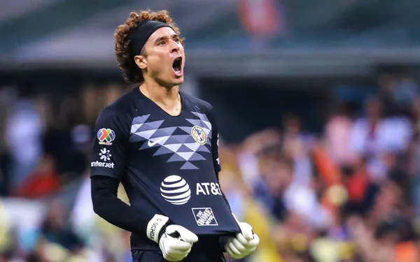 El contrato de Guillermo Ochoa está por terminar y en el club se analiza su renovación.