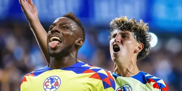 El defensor andino no ocultó las ganas y festejó de peculiar manera la naturalización del delantero.