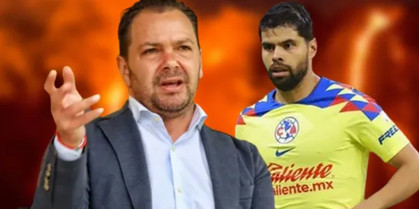 El defensor mexicano presiona para su salida.