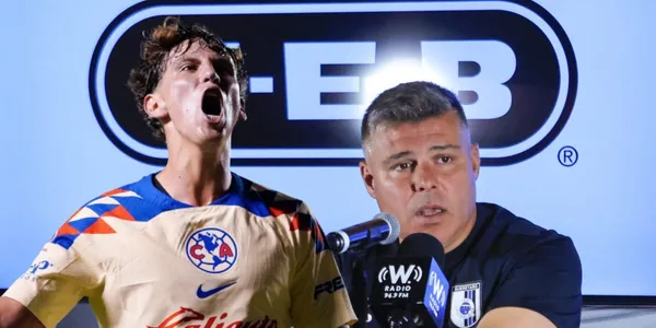 El entrenador de los Gallos no tuvo piedad del silbante, pero podría ser multado.