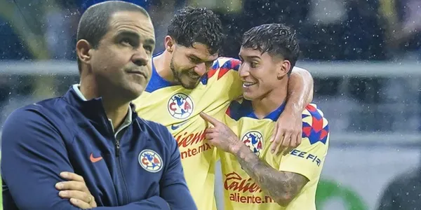 El estratega brasileño se acordó de su afición tras el pitazo final del encuentro.