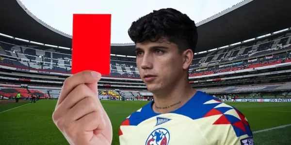 El lateral vio la expulsión en los últimos momentos del partido.