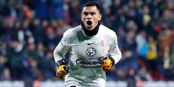 El portero del América sigue demostrando que es el mejor de la Liga MX