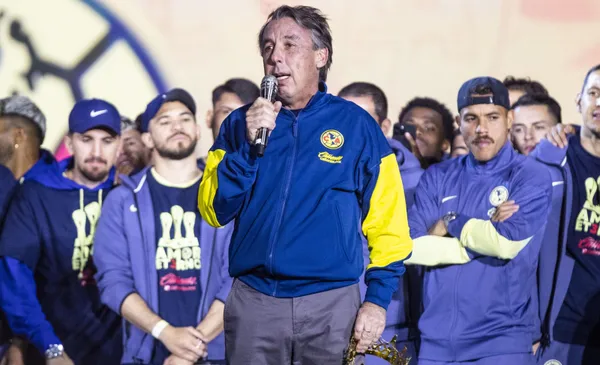 Emilio Azcárraga en un evento con los jugadores del Club América (Fuente: Mexsports)