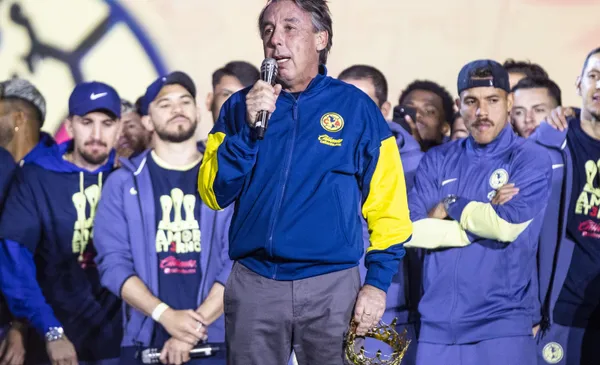 Emilio Azcárraga habla ante los aficionados (Fuente: Mexsports)