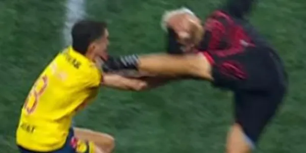 En el partido entre Tijuana y América se suscitó una jugada escandalosa que terminó con expulsión del chileno Nicolás Díaz