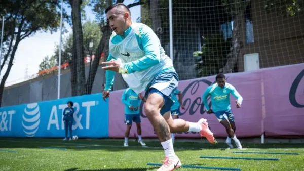 Erick Sánchez entrenando con América
