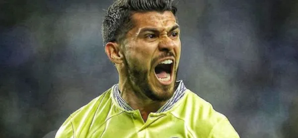 Es campeón de goleo en la Copa Sudamericana y los hinchas azulcremas lo quieren ver junto a Henry Martín