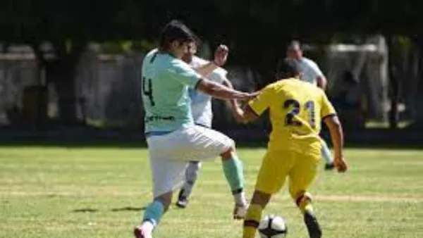 Ex jugador del América juega en la talacha