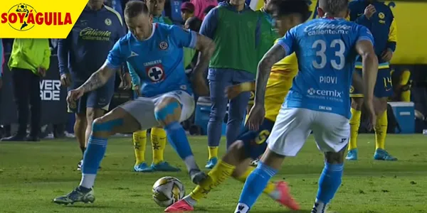 Falta de Rotondi en contra de Álvarez (Fuente: MEXSPORT)