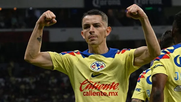 Fidalgo celebrando gol con América