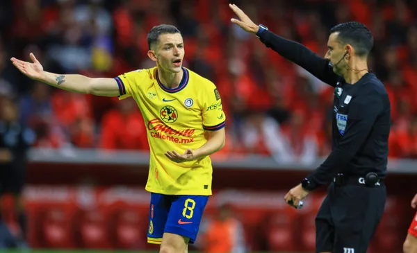 Fidalgo protesta decisión arbitral (Fuente: Mexsports)