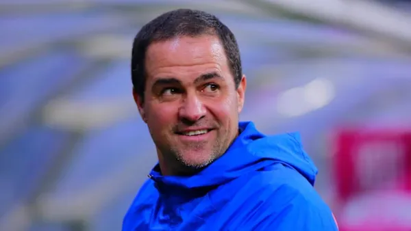 Guillermo Almada ya no sería opción para reemplazar a Jardine.