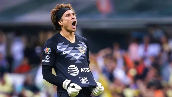 Guillermo Ochoa sigue demostrando que no hay un solo portero mexicano que se acerque a su nivel.