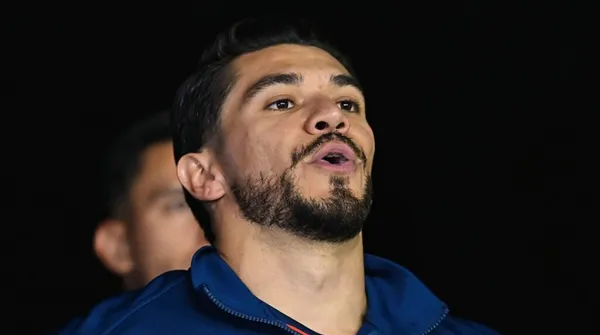 Habría fecha de regreso para Henry.