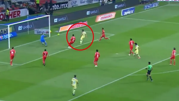 Henry Martin marcando gol con America