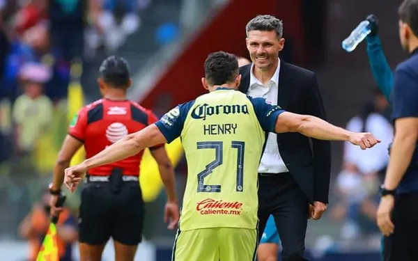 Henry Martín se ha convertido en la estrella del América y Tano se lo recompensa
