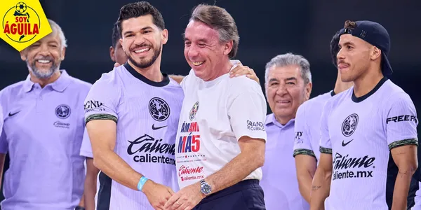 Henry Martín y Emilio Azcárraga durante celebración de la 15 (Fuente: MEXSPORT)