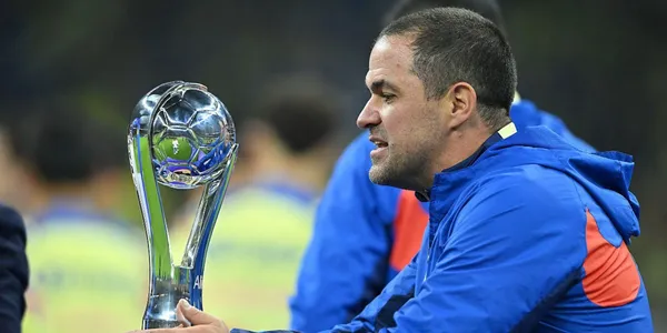 Jardine con el trofeo/FOTO: x Alejandro Orvañanos