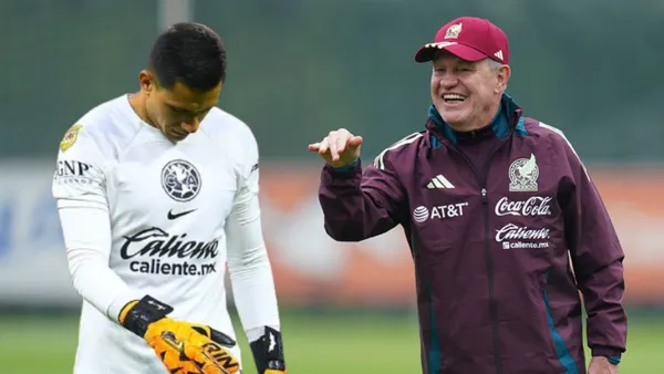 Javier Aguirre, DT de la Selección Mexicana y Luis Ángel Malagón, portero del América - Foto: Captura de pantalla
